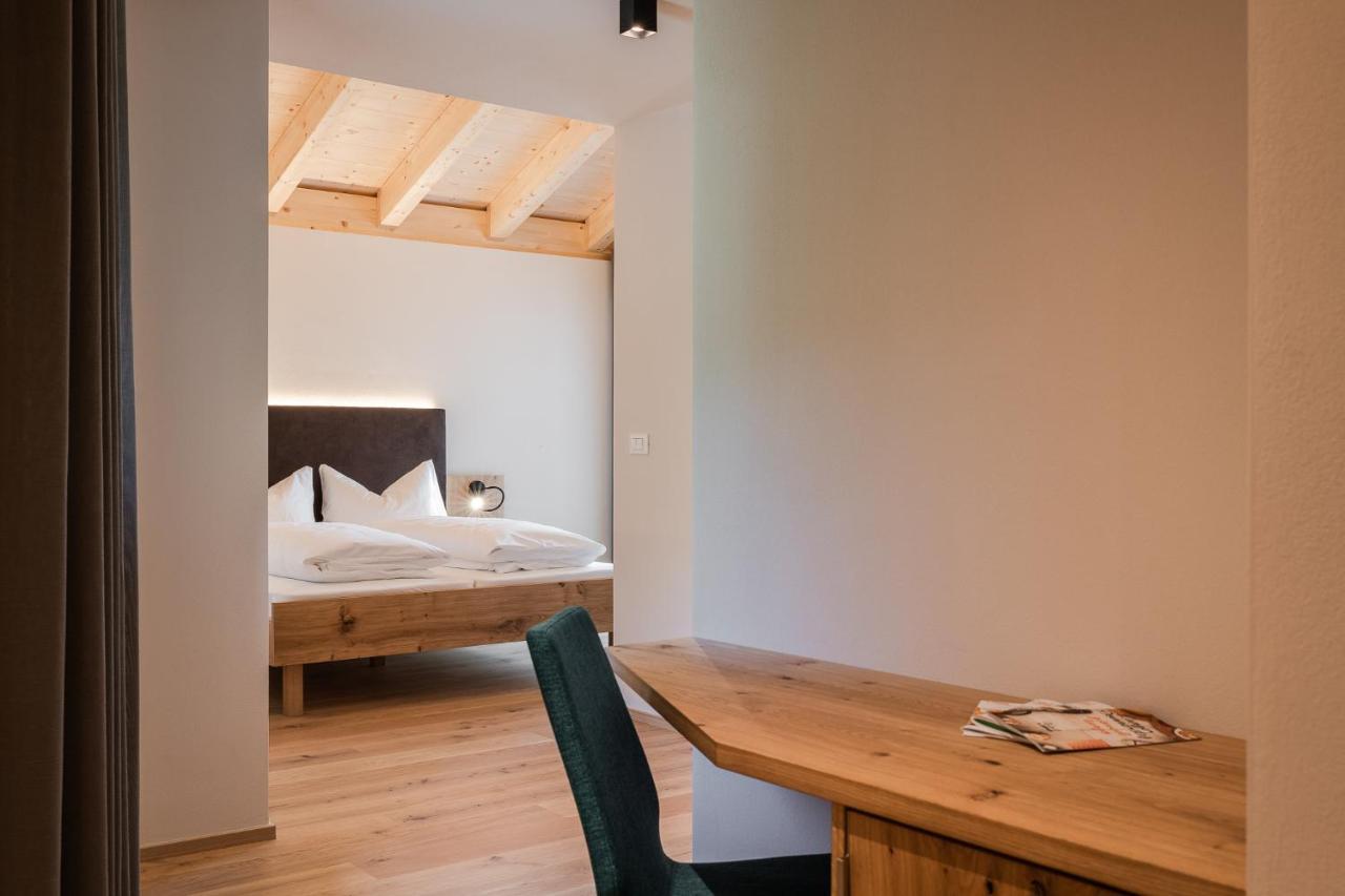 Aparthotel Abina Lana Hoehe Buitenkant foto