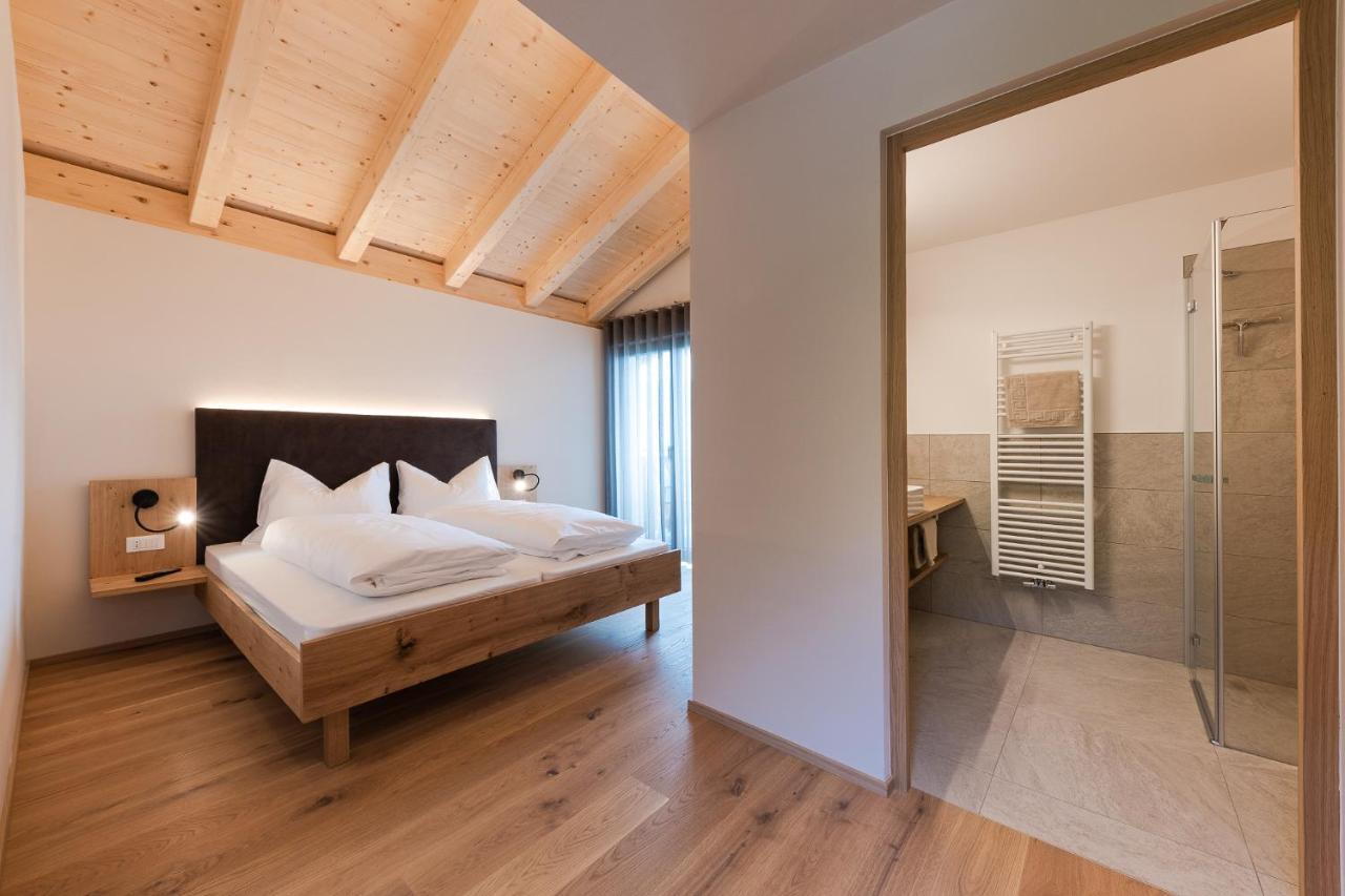 Aparthotel Abina Lana Hoehe Buitenkant foto
