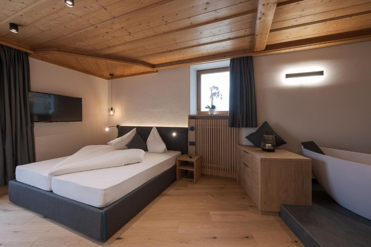 Aparthotel Abina Lana Hoehe Buitenkant foto