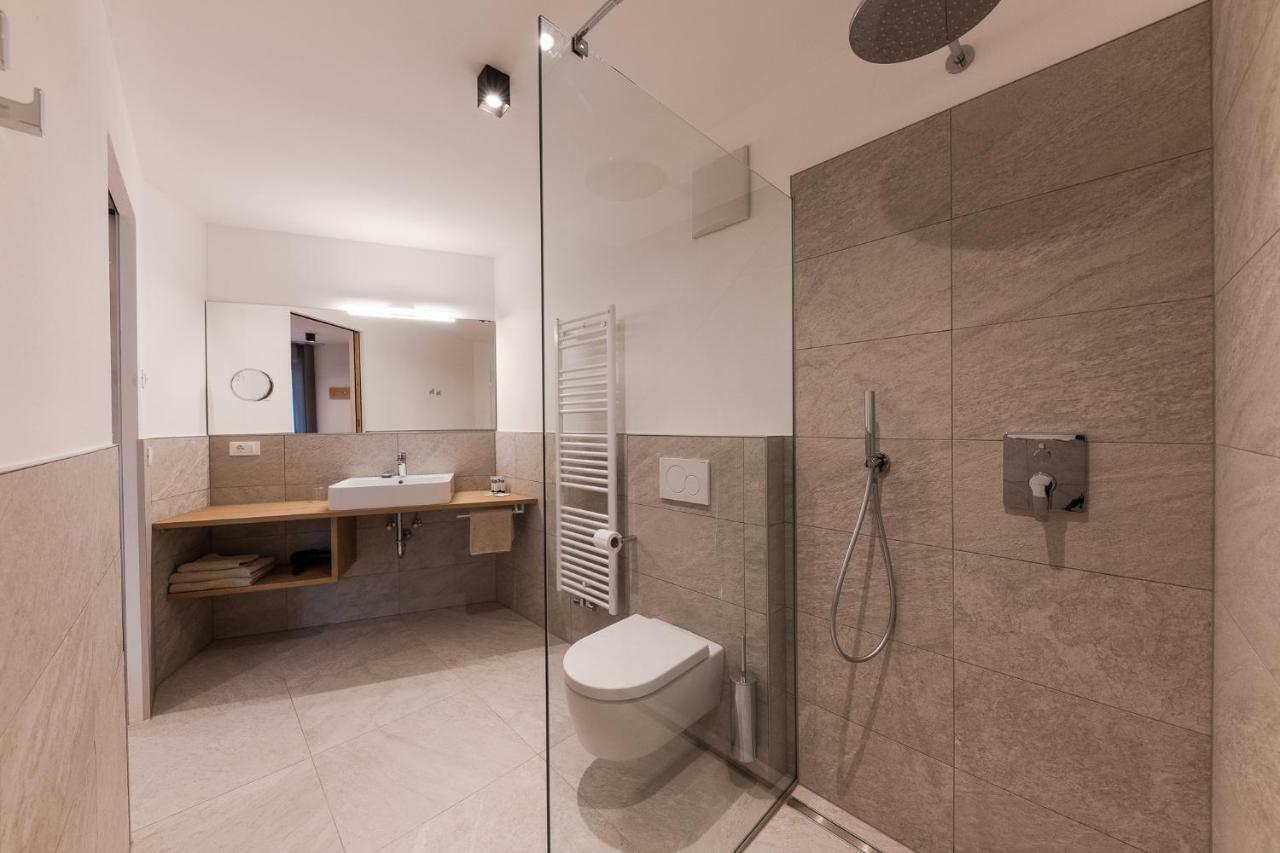 Aparthotel Abina Lana Hoehe Buitenkant foto