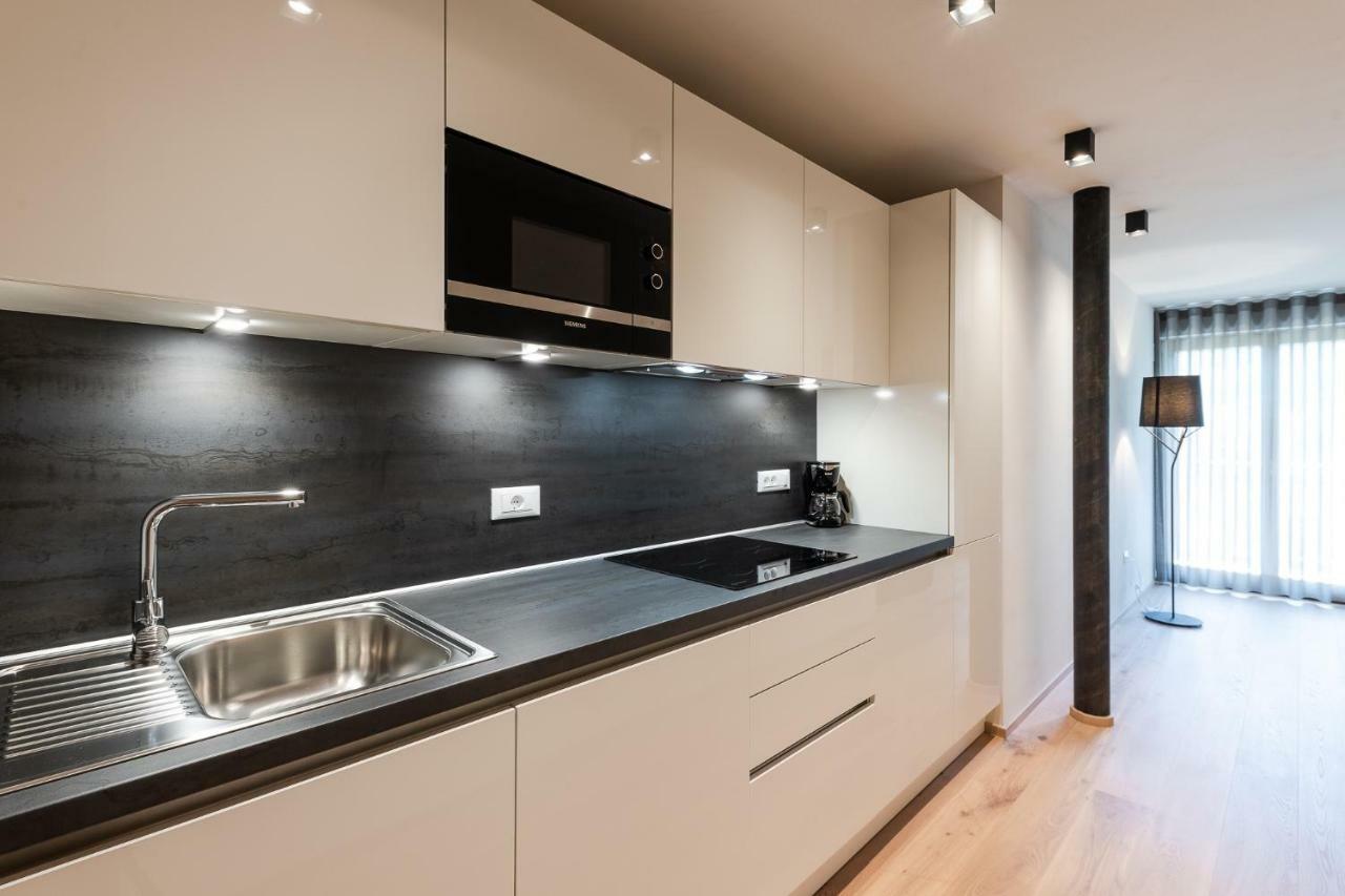 Aparthotel Abina Lana Hoehe Buitenkant foto