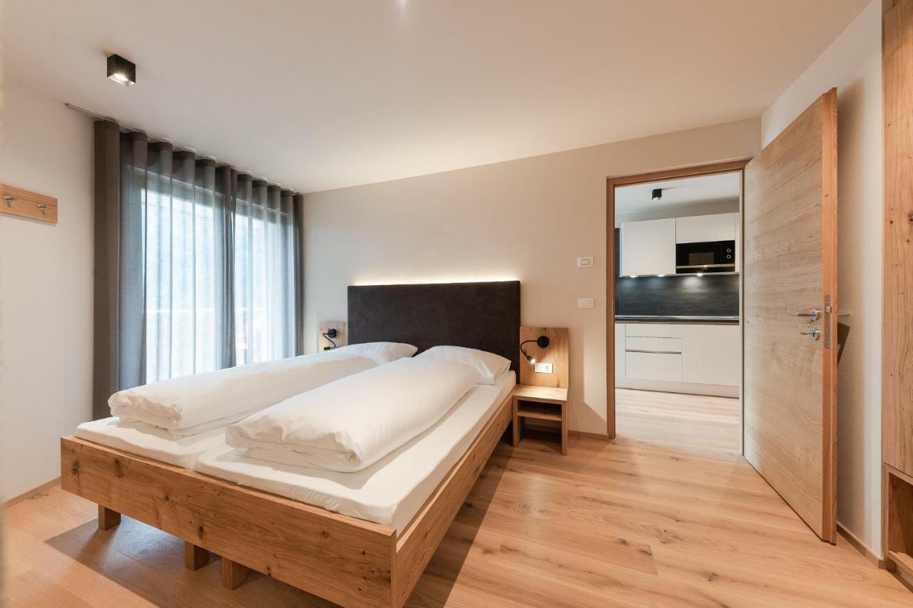 Aparthotel Abina Lana Hoehe Buitenkant foto